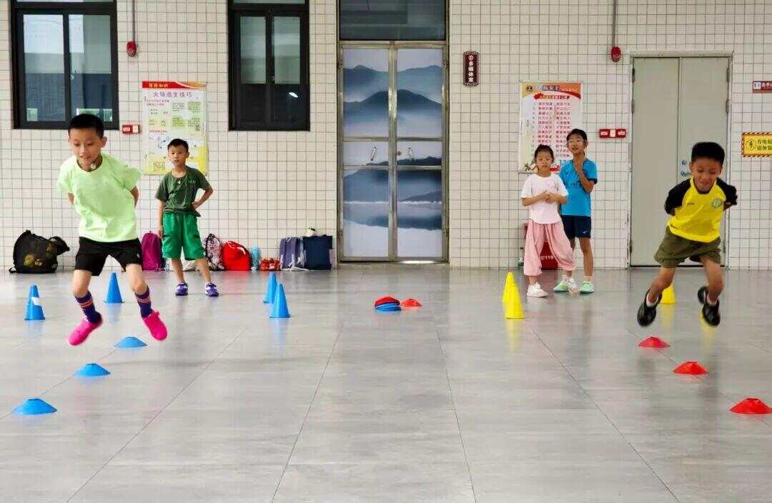 星空·综合体育广州花都135所校园体育设备开放“10分钟健身圈”来了(图1)