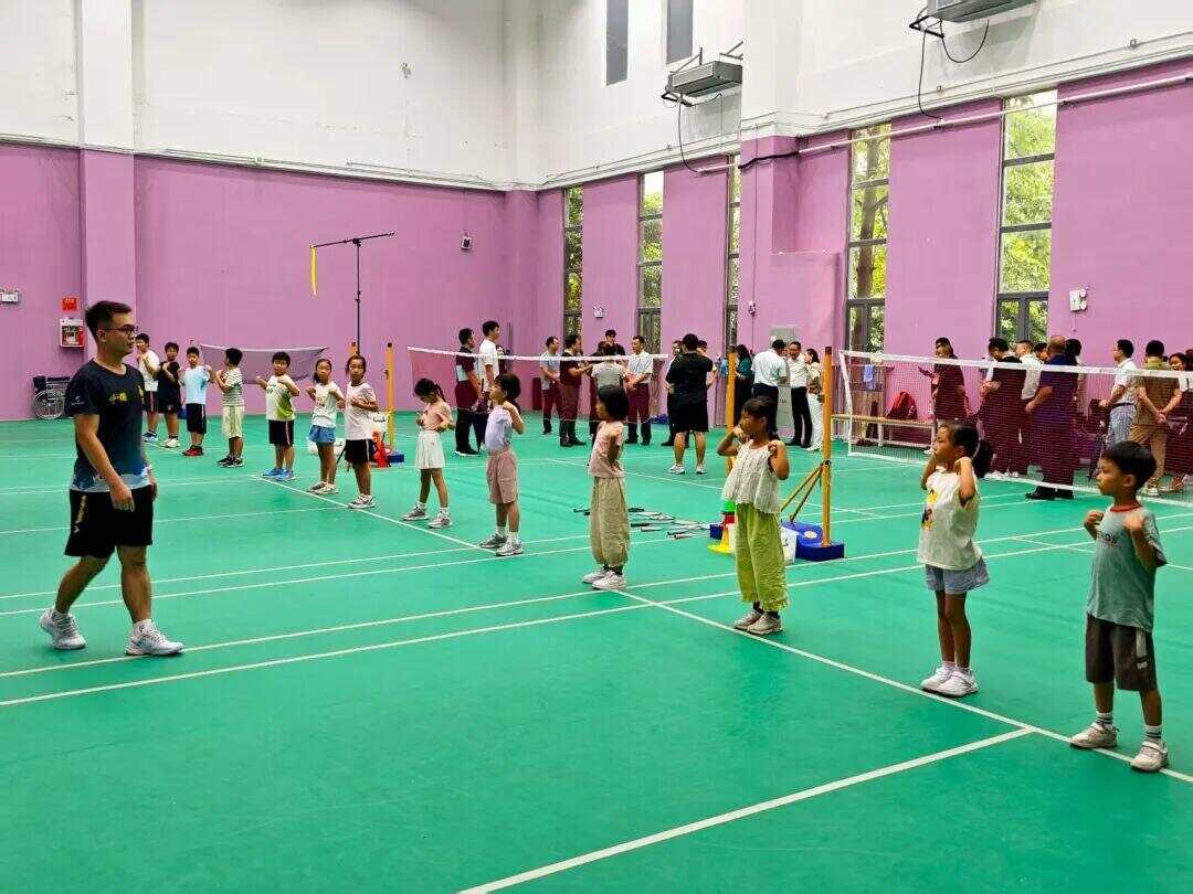 星空·综合体育广州花都135所校园体育设备开放“10分钟健身圈”来了(图5)